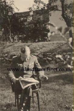 Otto Iskat relaxing
